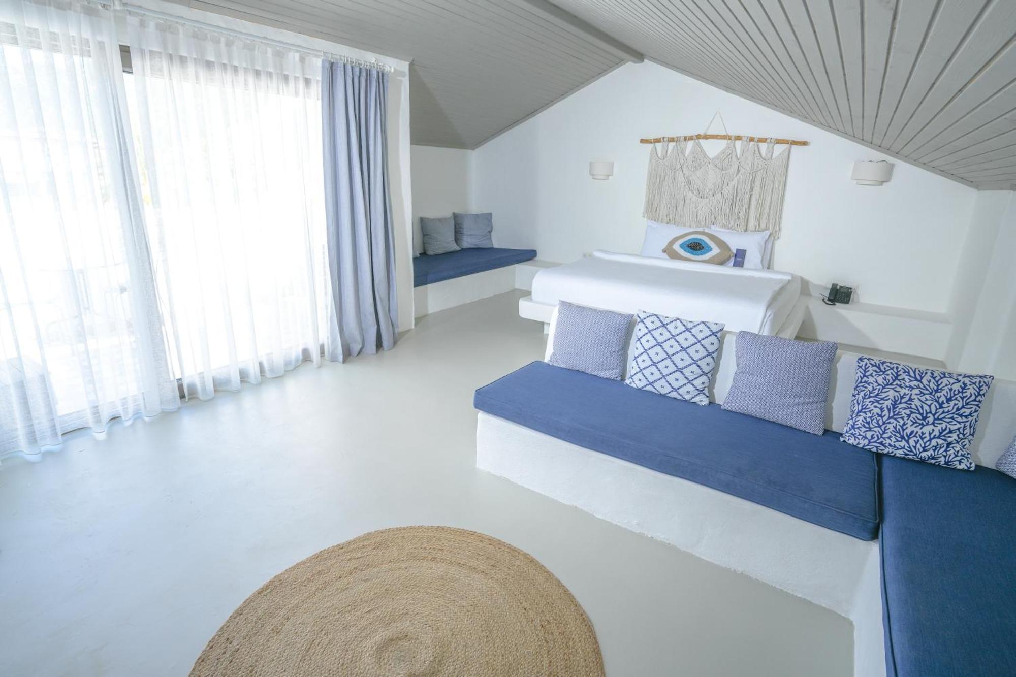 Kassandra Boutique 2*