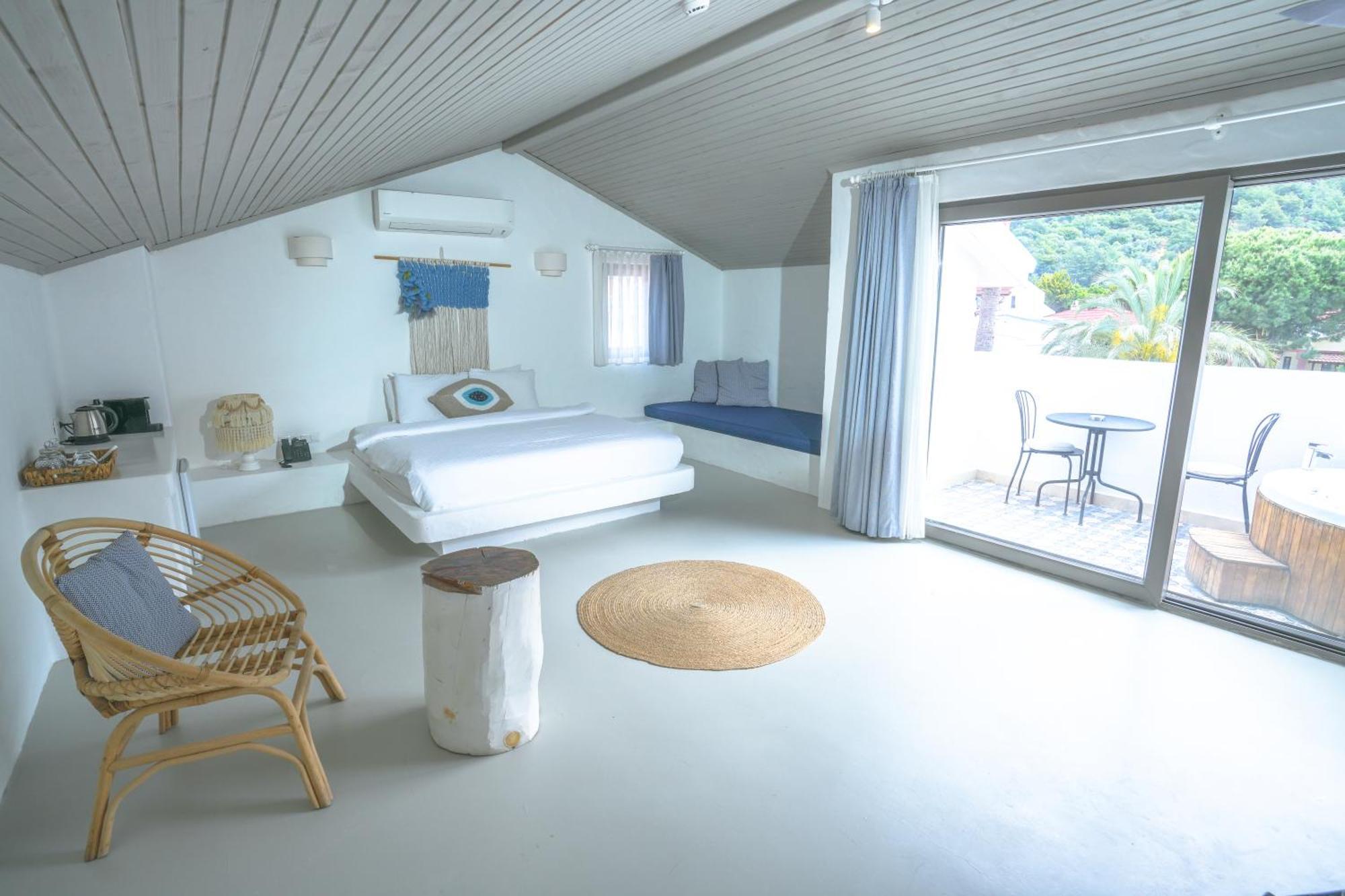 Otel Kassandra Boutique 2*