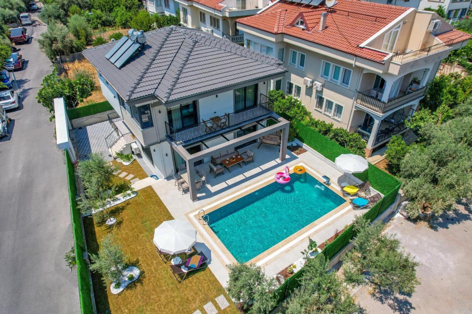 Mango 4 Bedroom For Rent In Villa *