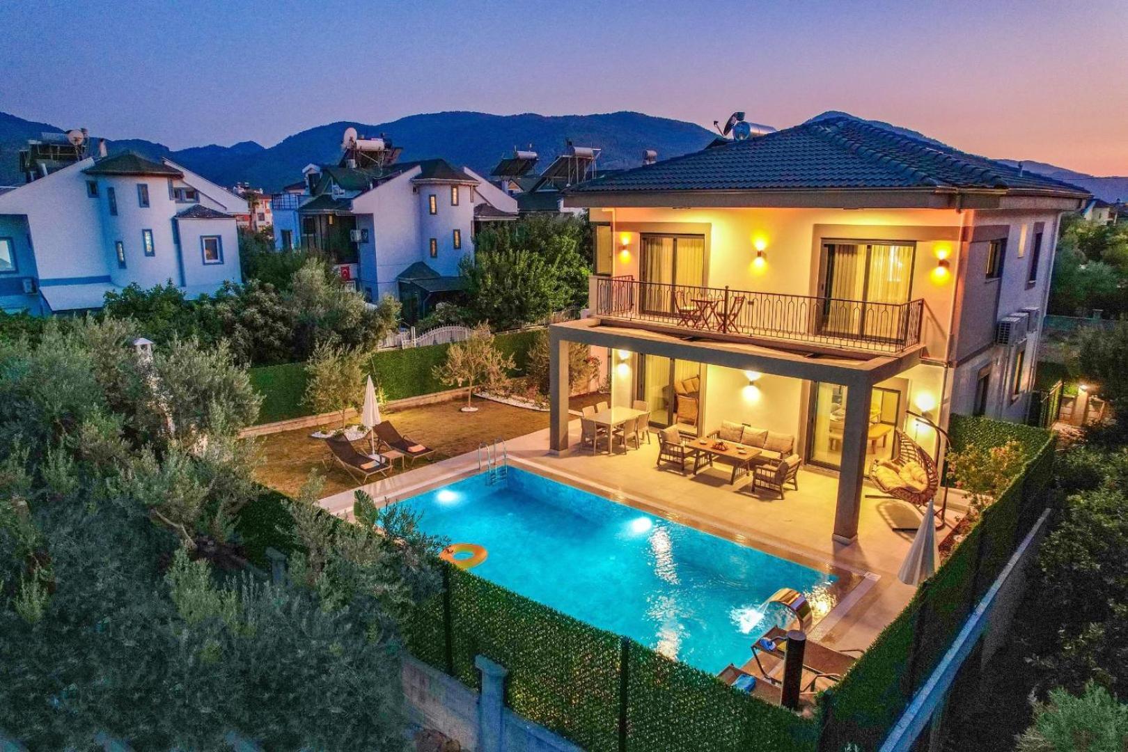 Villa Mango 4 Bedroom For Rent In *