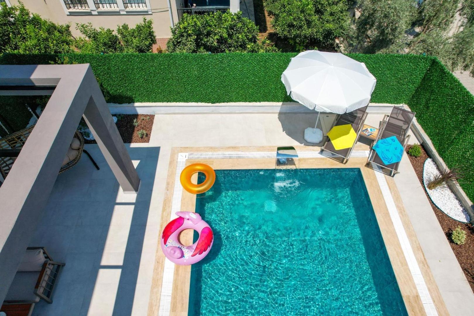 Villa Mango 4 Bedroom For Rent In *