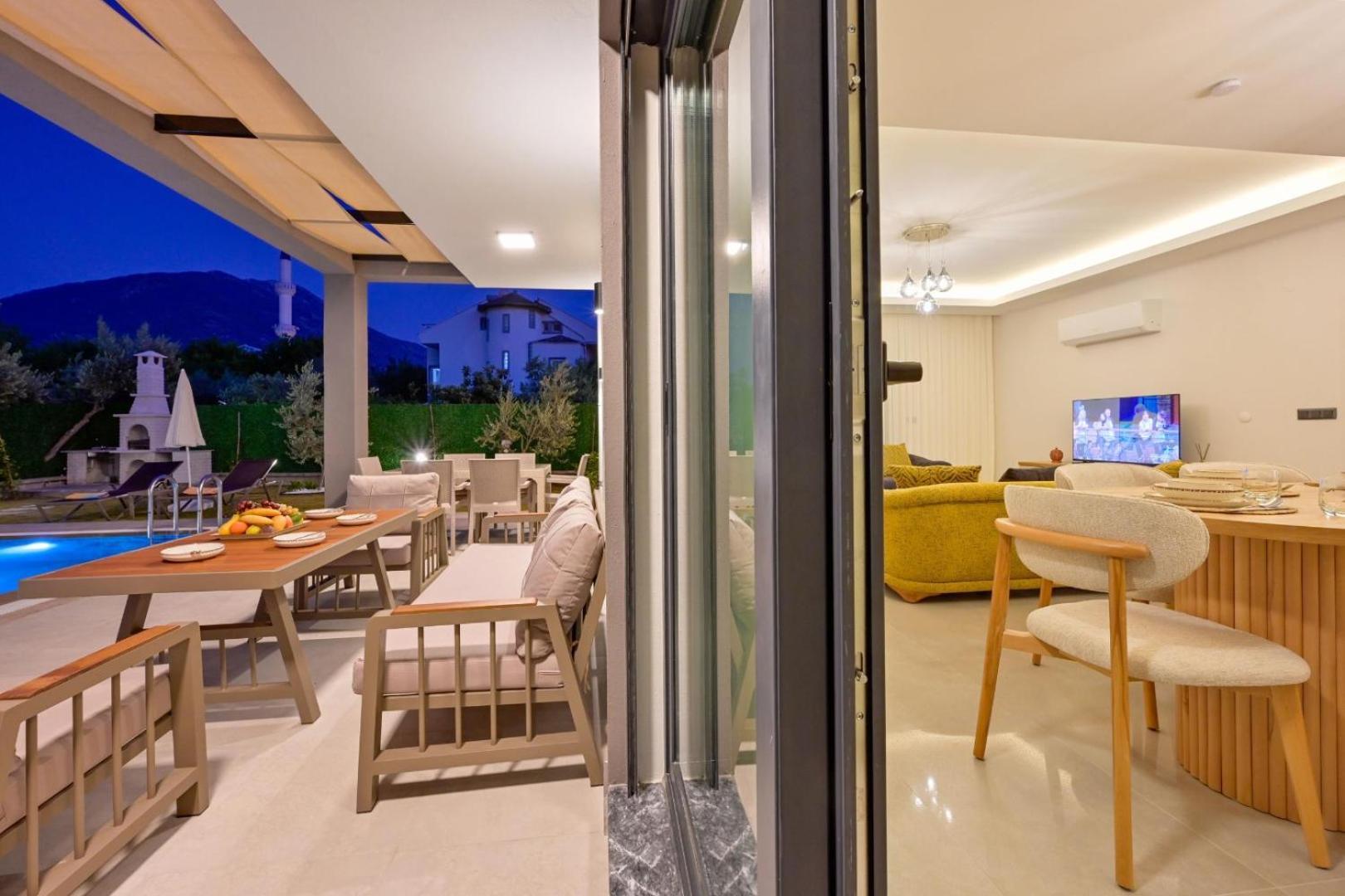Villa Mango 4 Bedroom For Rent In