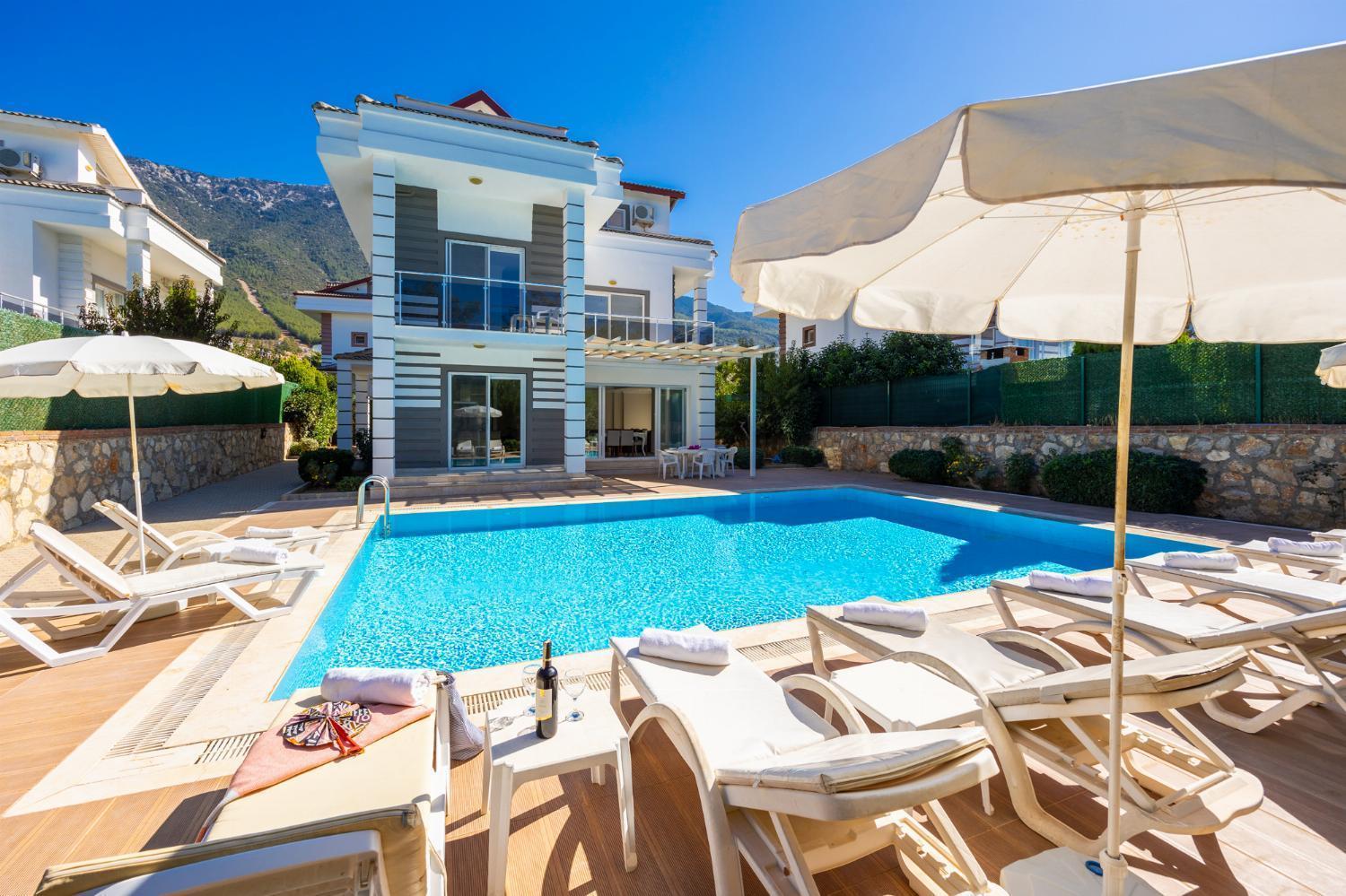 Four Seasons Villa