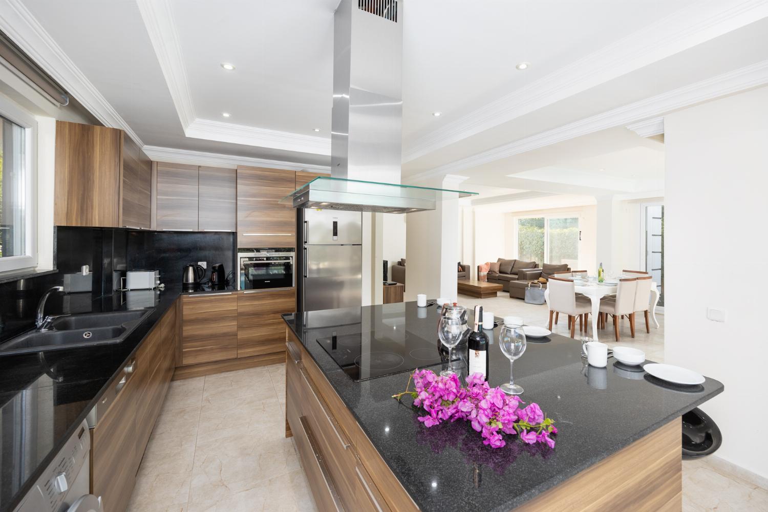 Four Seasons Villa *