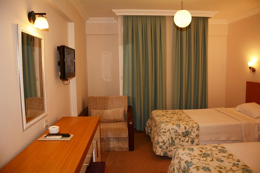 Otel Perdikia Hill And 4*