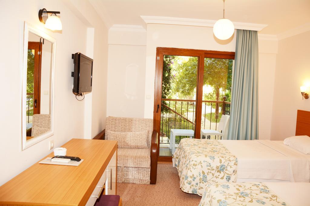 Otel Perdikia Hill And 4*