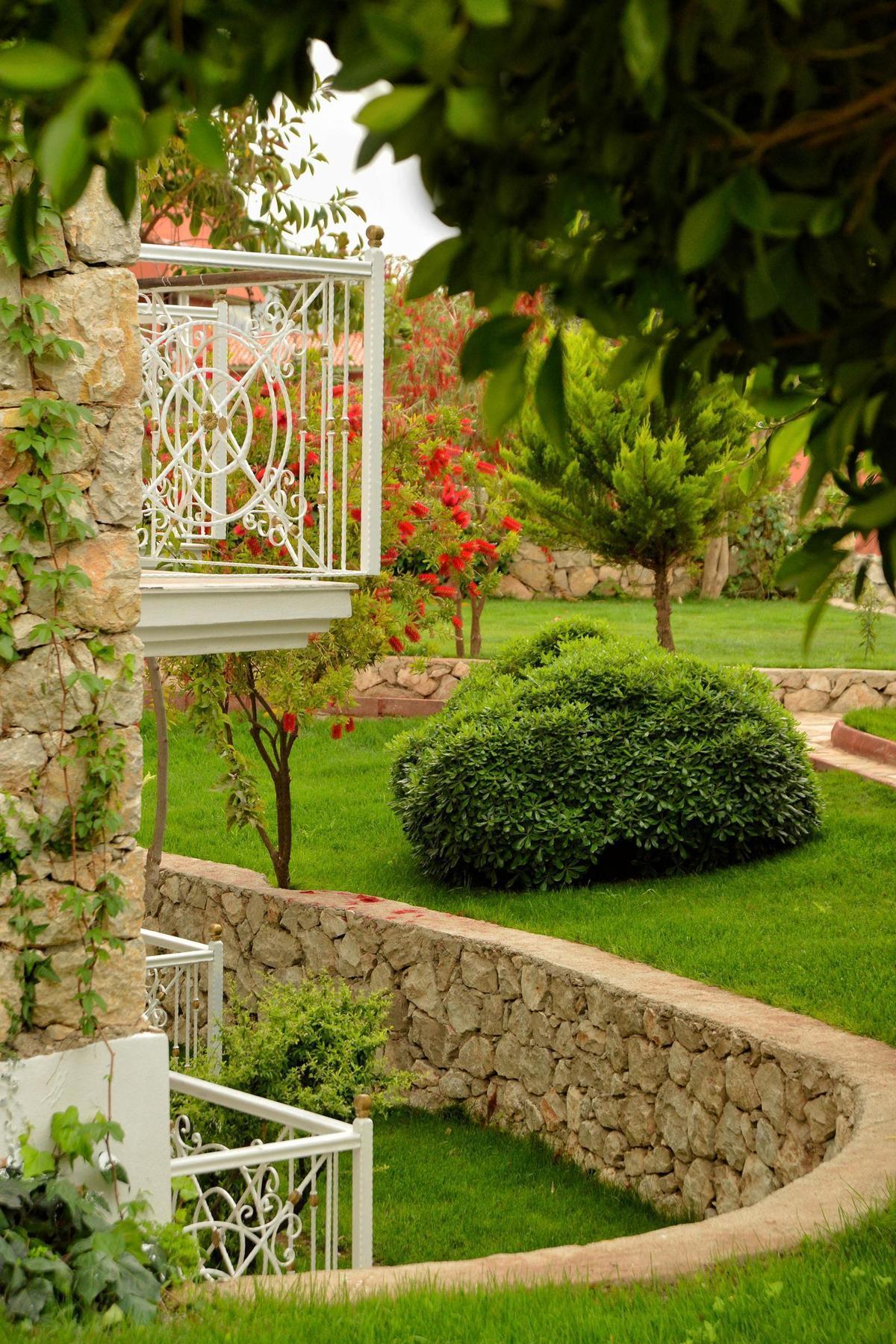 White Otel 3*