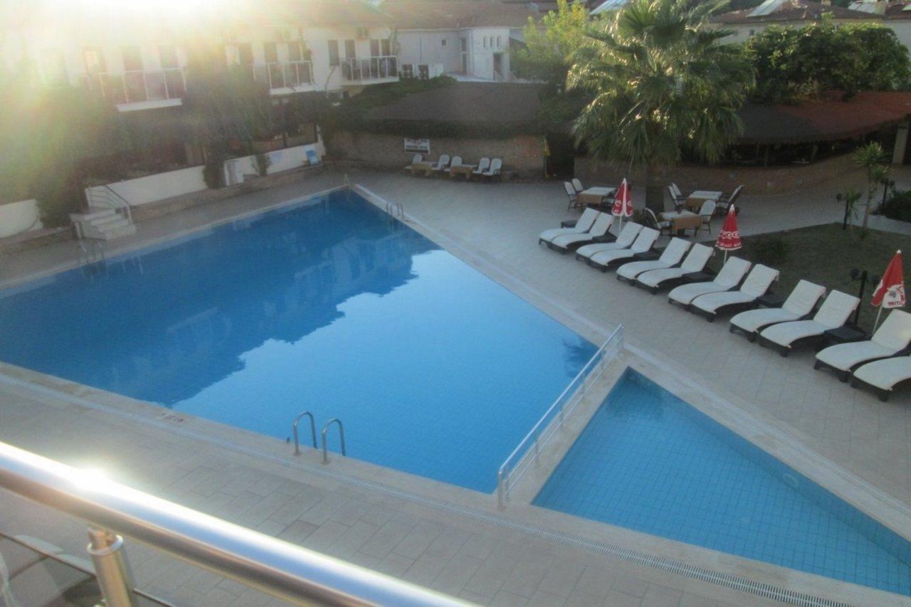 Hotel Deluxe