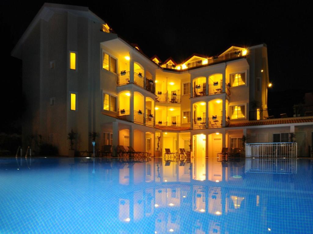 Sea Breeze Hotel&apartments Hotel 4*