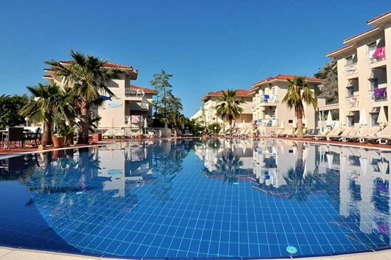 The Blue Lagoon Deluxe 3*