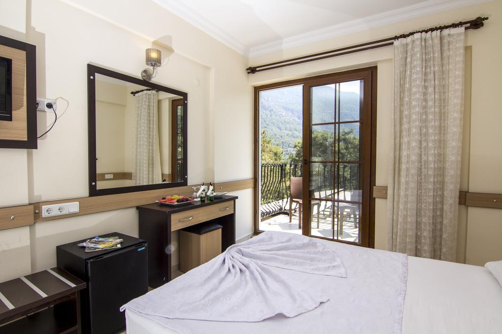 Telmessos Neva Hotel 3*