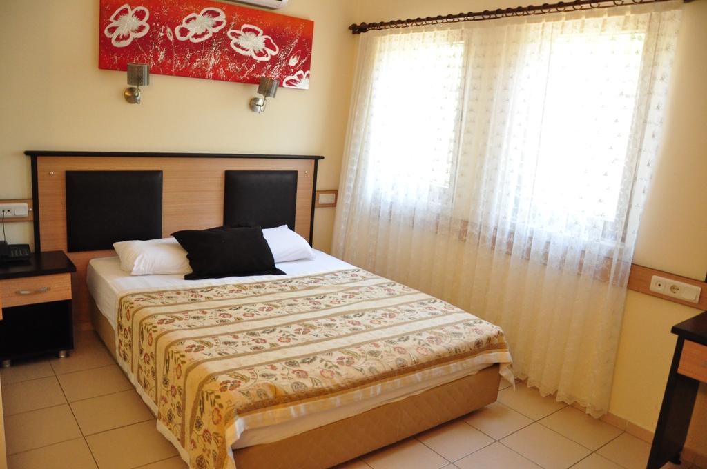 Telmessos Neva Hotel 3*