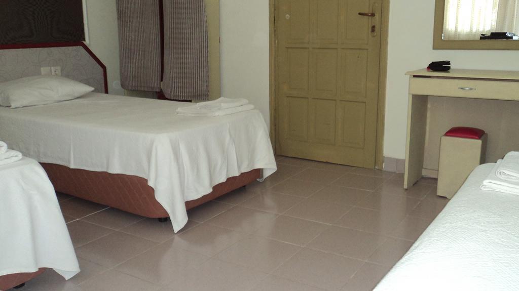 Hotel Club La Perla 2*
