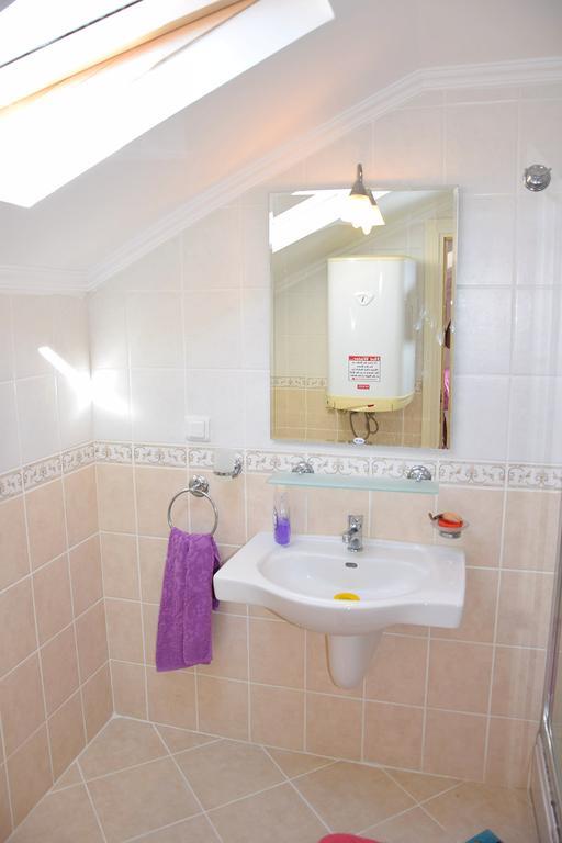 Apartment Thera 22