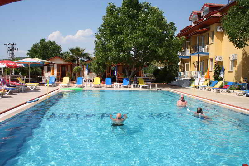 Happy Nur Oludeniz