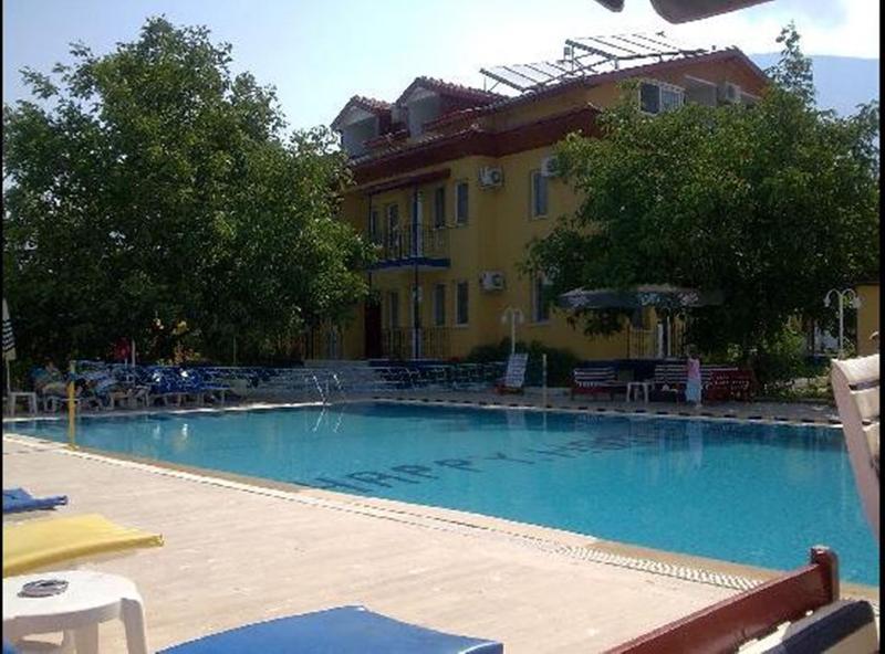 Happy Nur Oludeniz