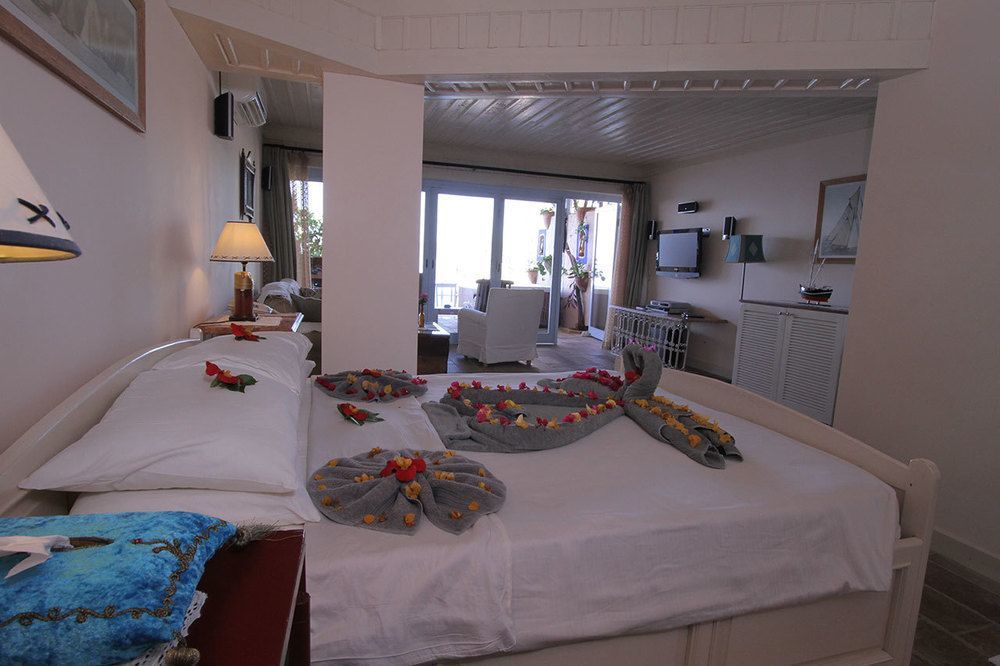 Beyaz Yunus - Adult Only Oludeniz