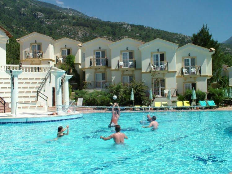 Royal Park Artemisia Club 2*
