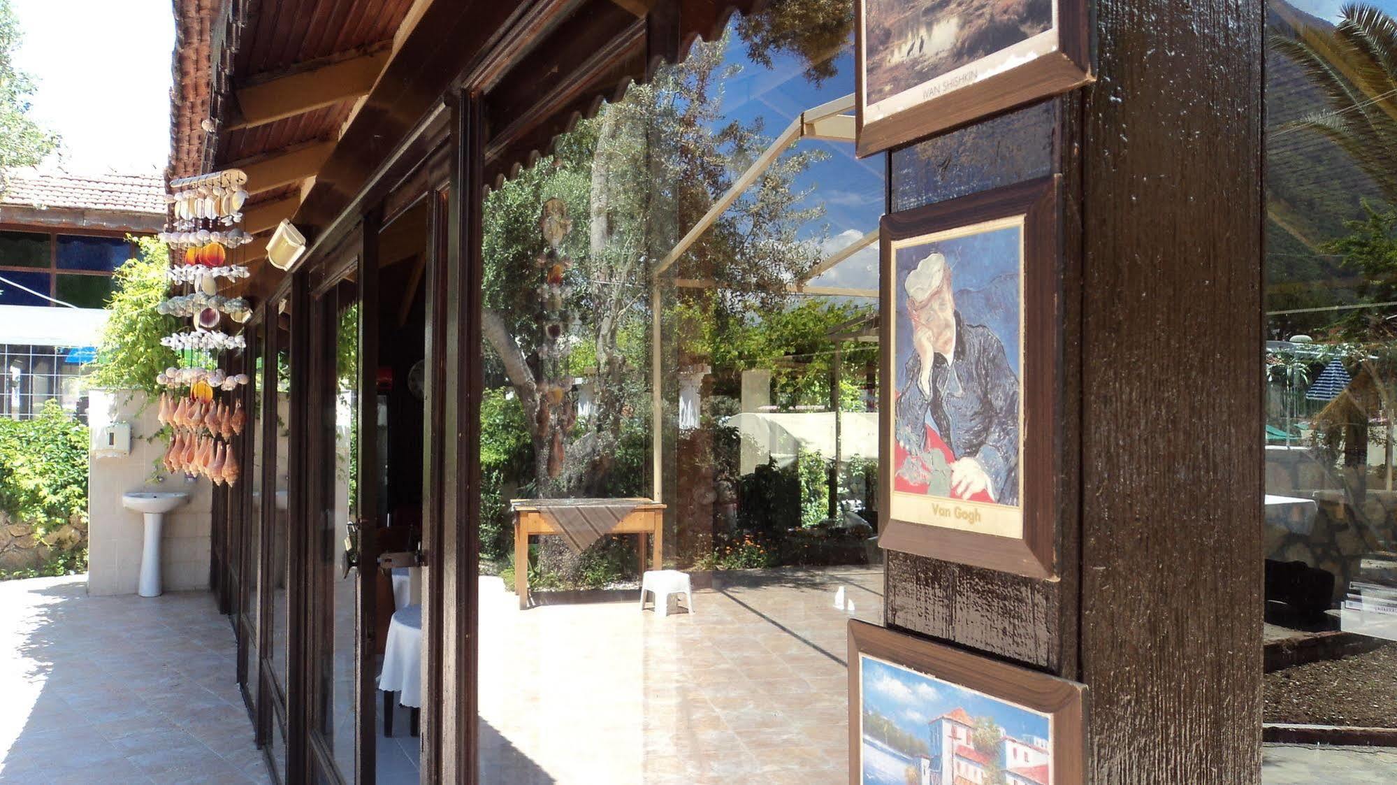 Hotel Club La Perla 2*