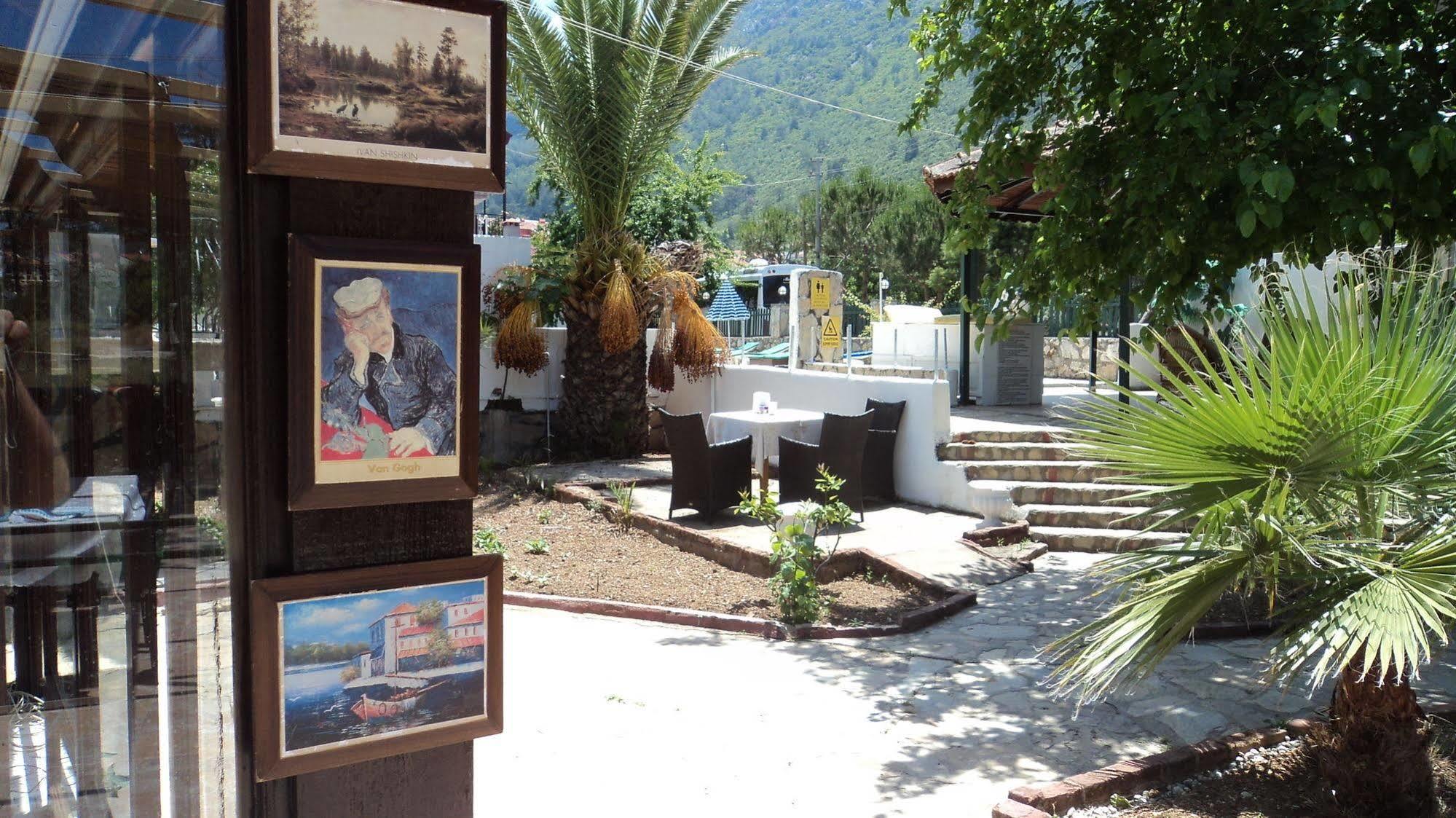 Hotel Club La Perla 2*