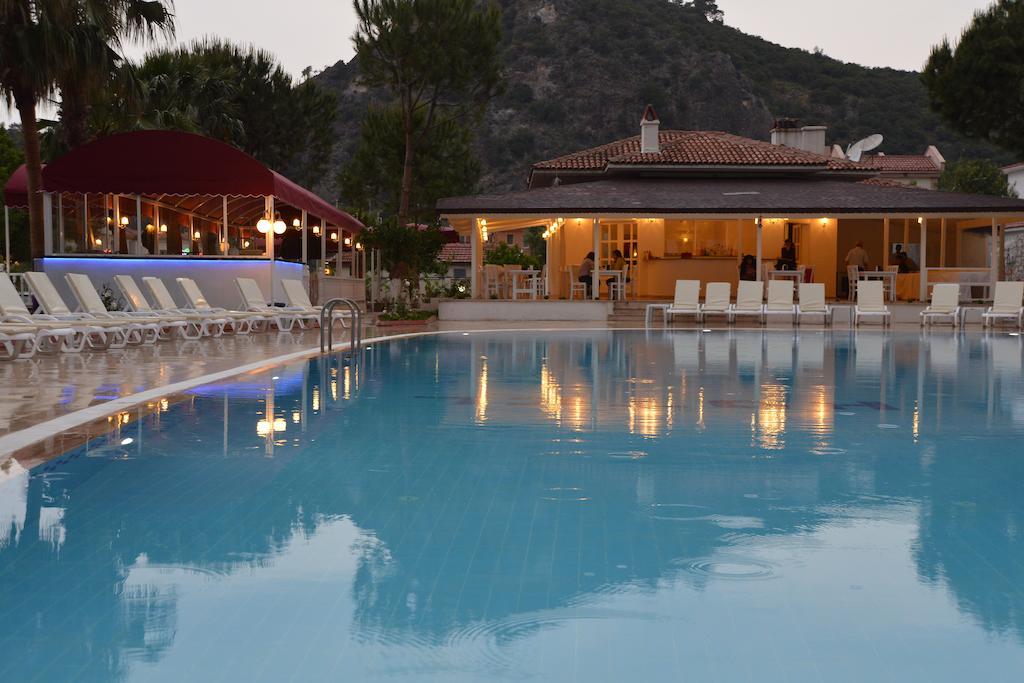 White Otel 3*