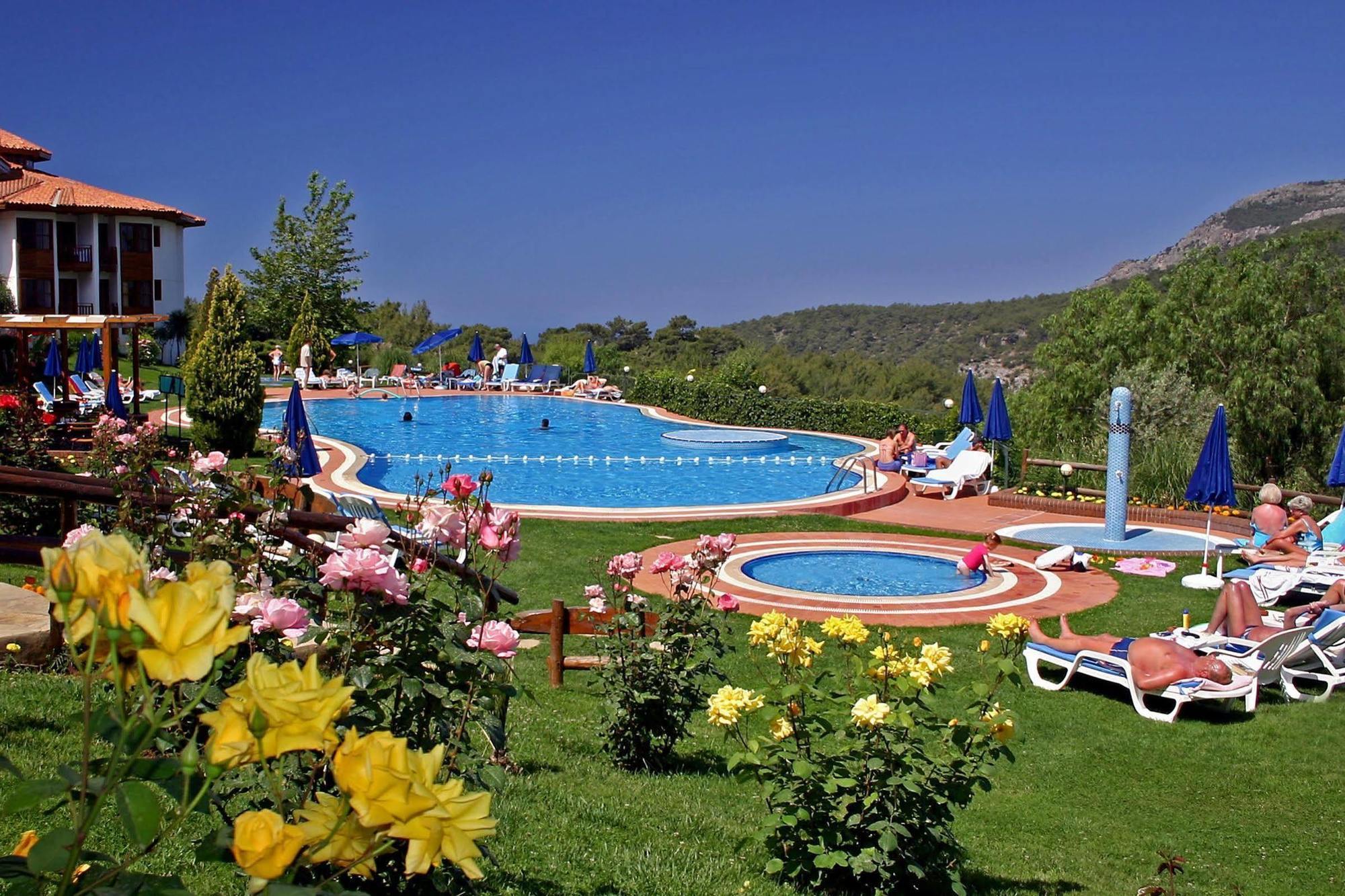 Montana Pine Resort 4*