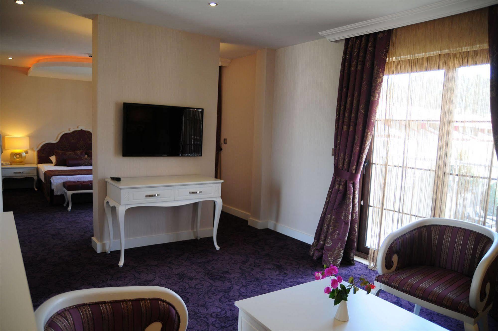 Hotel Deluxe 4*