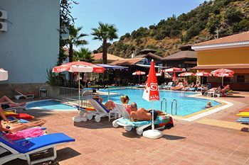 Montebello Deluxe Hotel