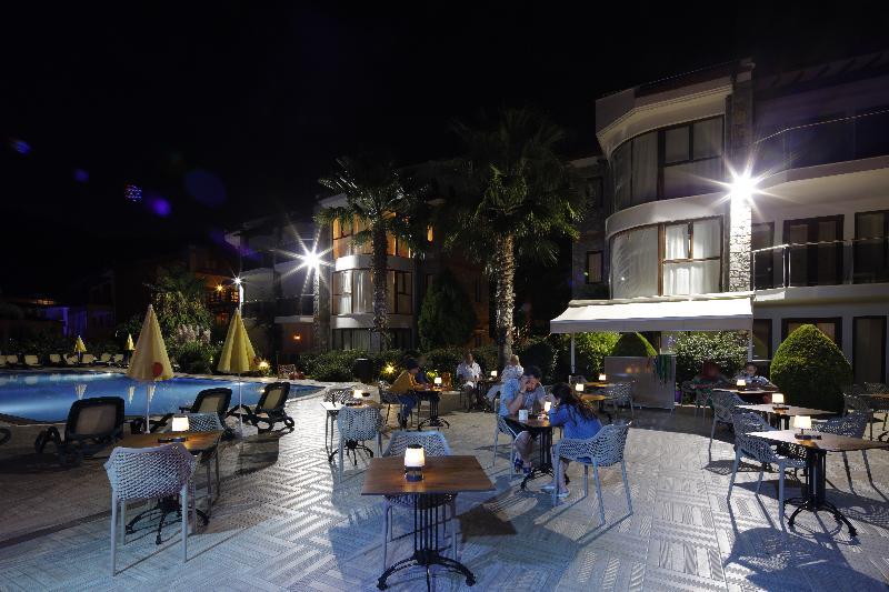 Golden Life Heights Deluxe - Adult Only Hotel