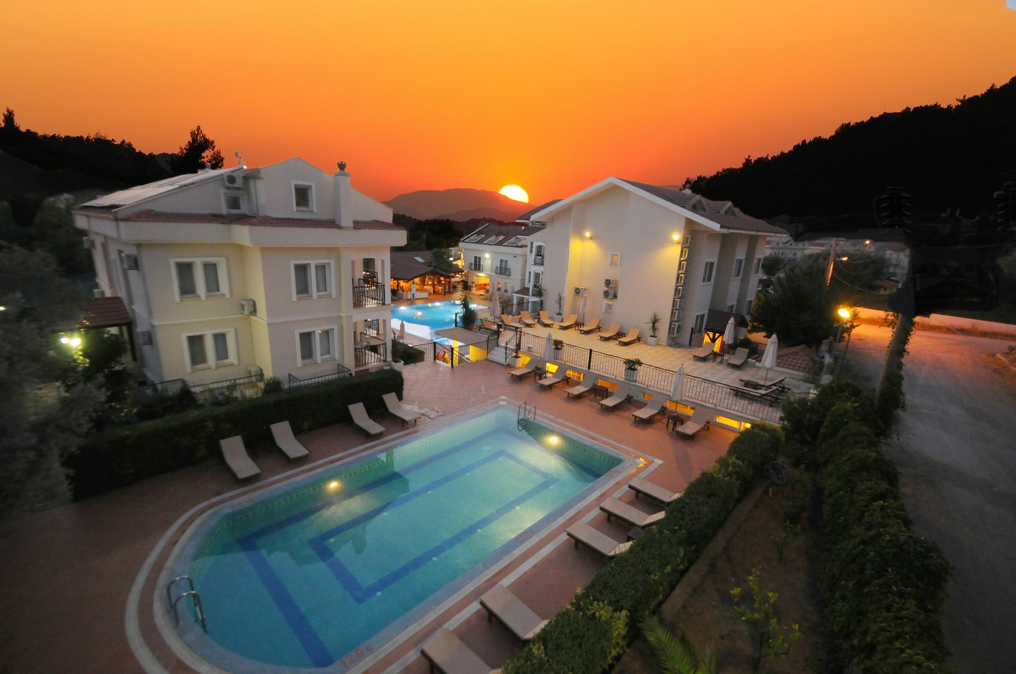 Sea Breeze Hotel&apartments Hotel 4*