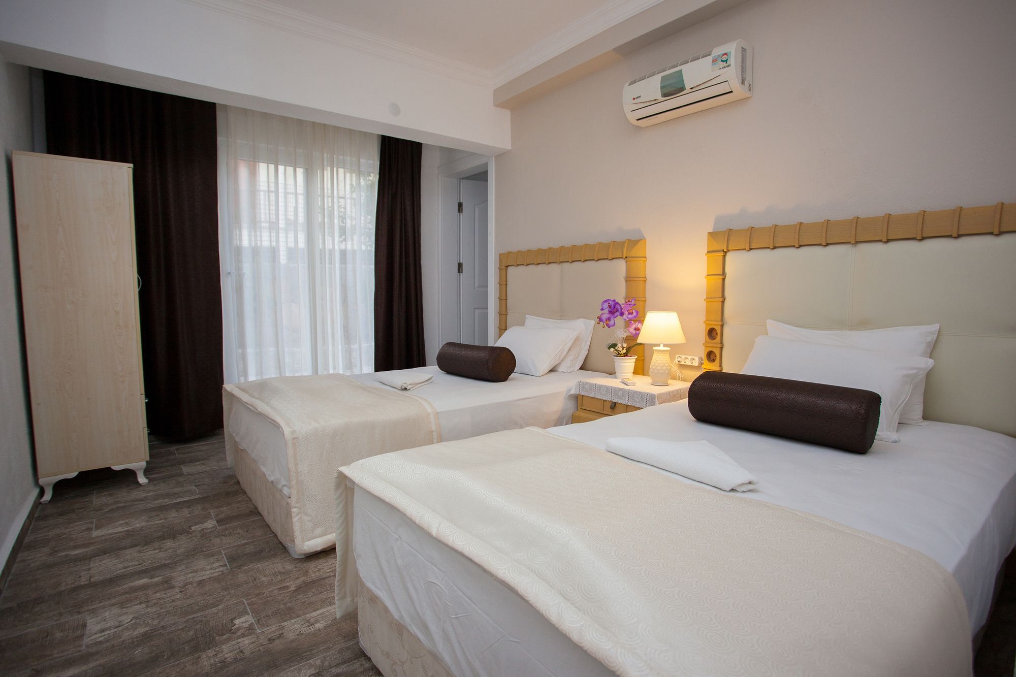 Hotel London 3*