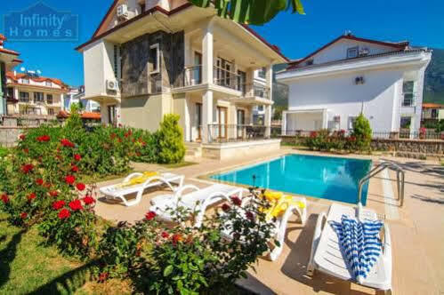 Villa Infinity Opal