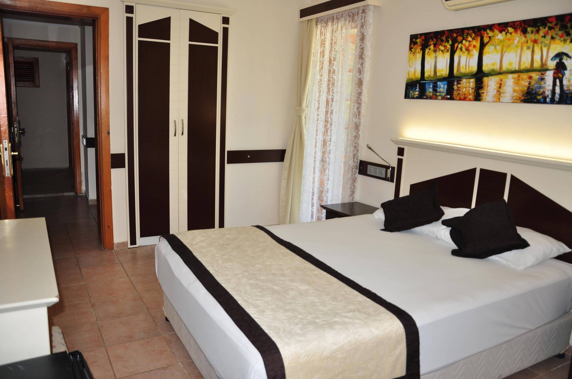 Hotel Telmessos Neva 3*