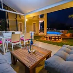 Milez Sultan Luxury Villa By Solo Villa