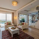 Milez Sultan Luxury Villa By Solo Villa