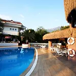 Pinehill Hotel & Suites