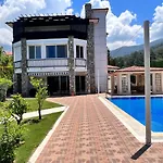 Luxury 7-Bed Villa With Pool And Jacuzzi Fethiye