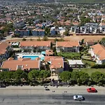 Larimar Suite Hotel