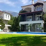 Villa Fiesta