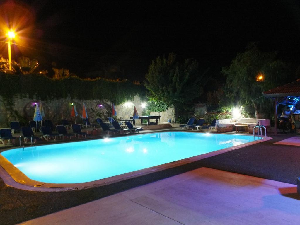 Everest Aparthotel 2*