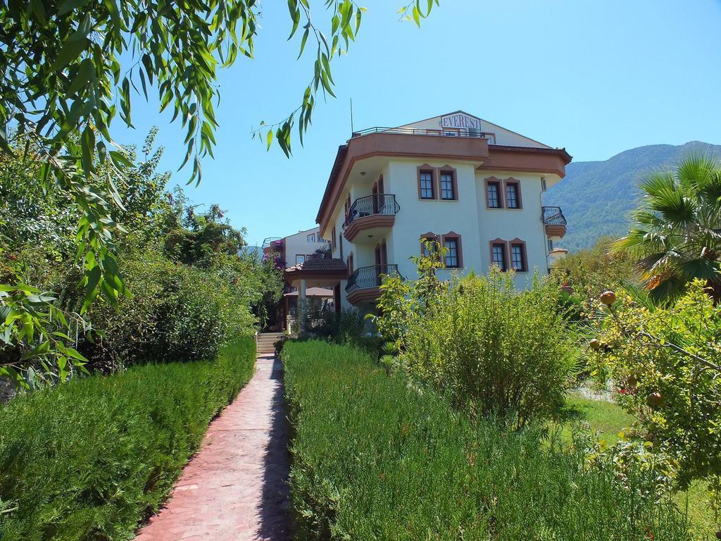 Aparthotel Everest