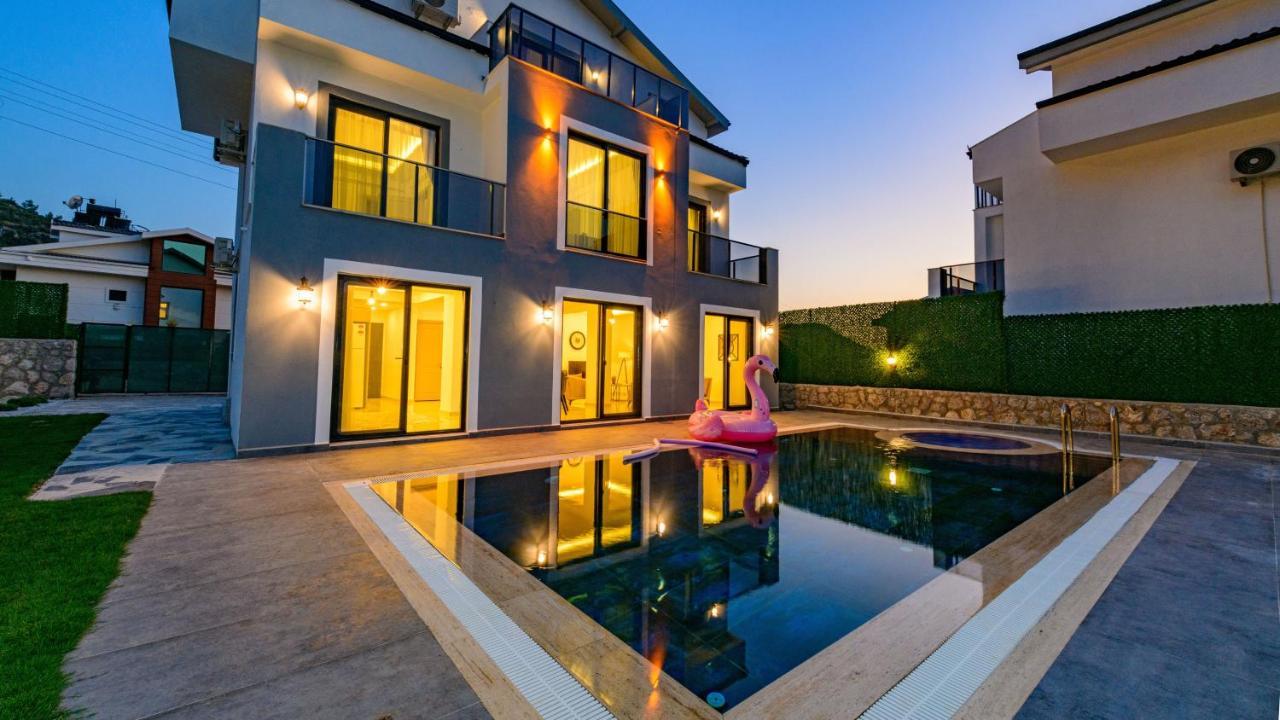 Villa Atlantis - 4 Bedroom In Hisaronu Oludeniz