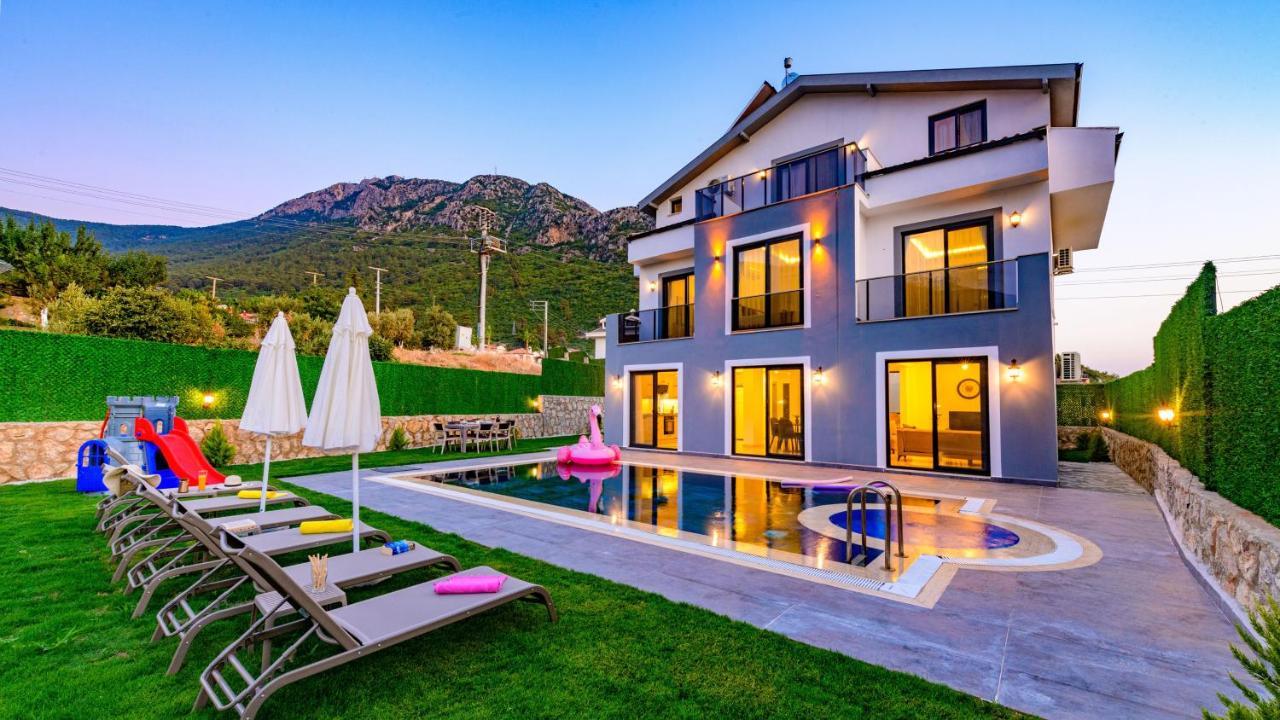 Villa Atlantis - 4 Bedroom In Hisaronu Oludeniz