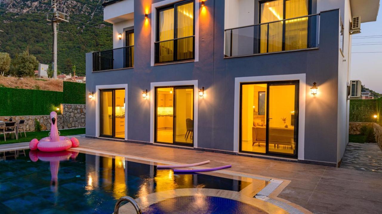 Atlantis - 4 Bedroom In Hisaronu Villa