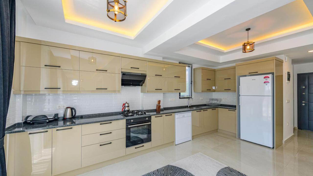 Villa Atlantis Kapali- 4 Bedroom Holiday In Hisaronu *