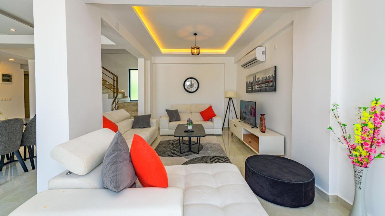 Villa Atlantis Kapali- 4 Bedroom Holiday In Hisaronu Oludeniz