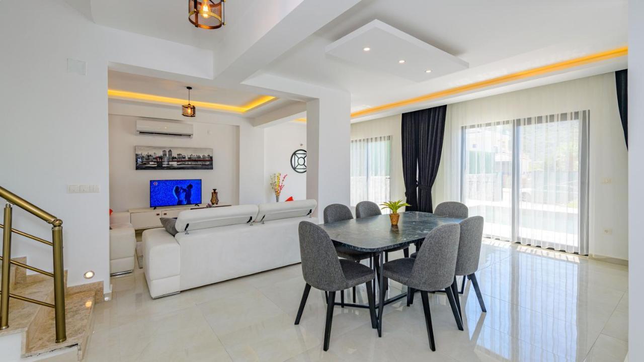 Atlantis Kapali- 4 Bedroom Holiday In Hisaronu Villa