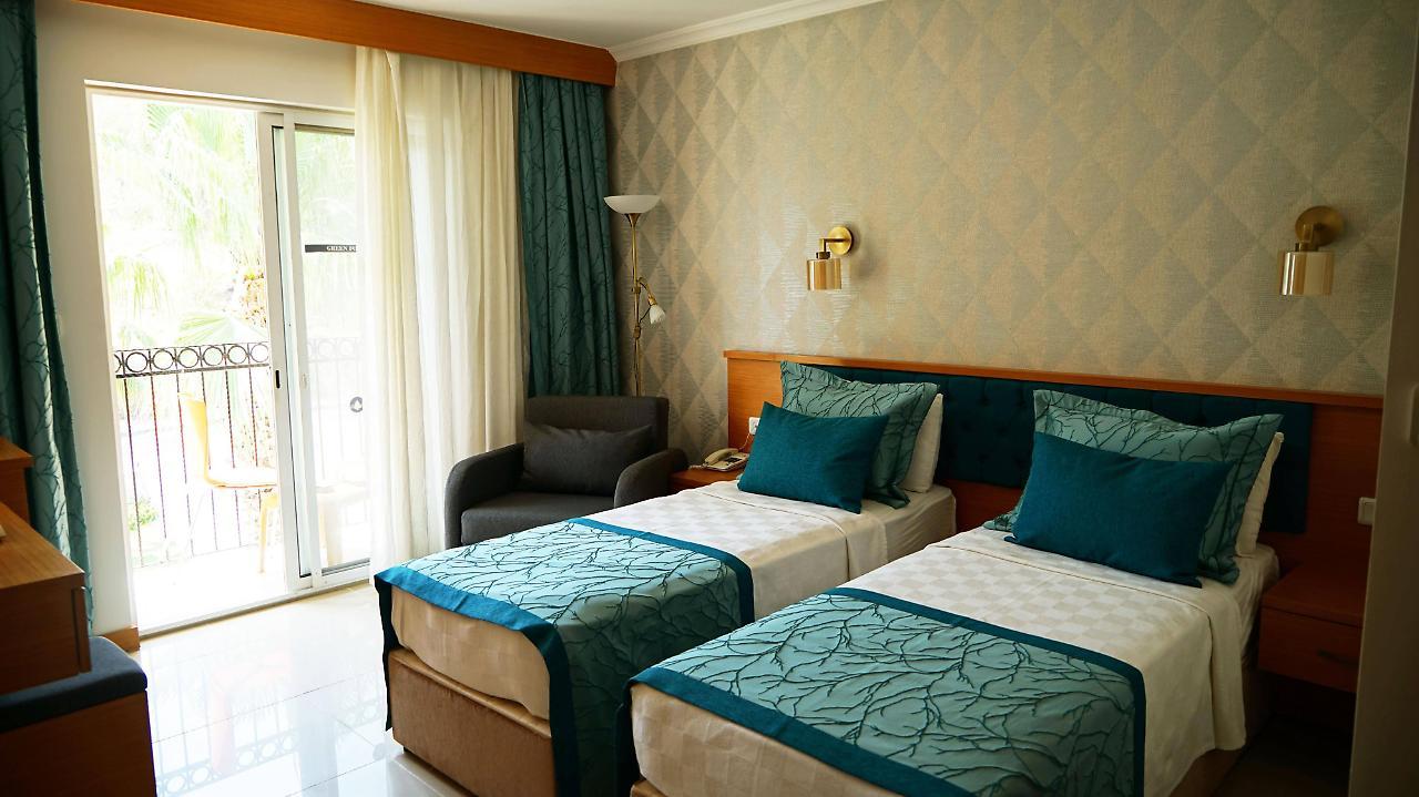 Hotel Forest Village
