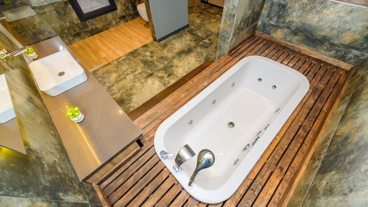 Marla - 2 Bedroom Honeymoon Villa