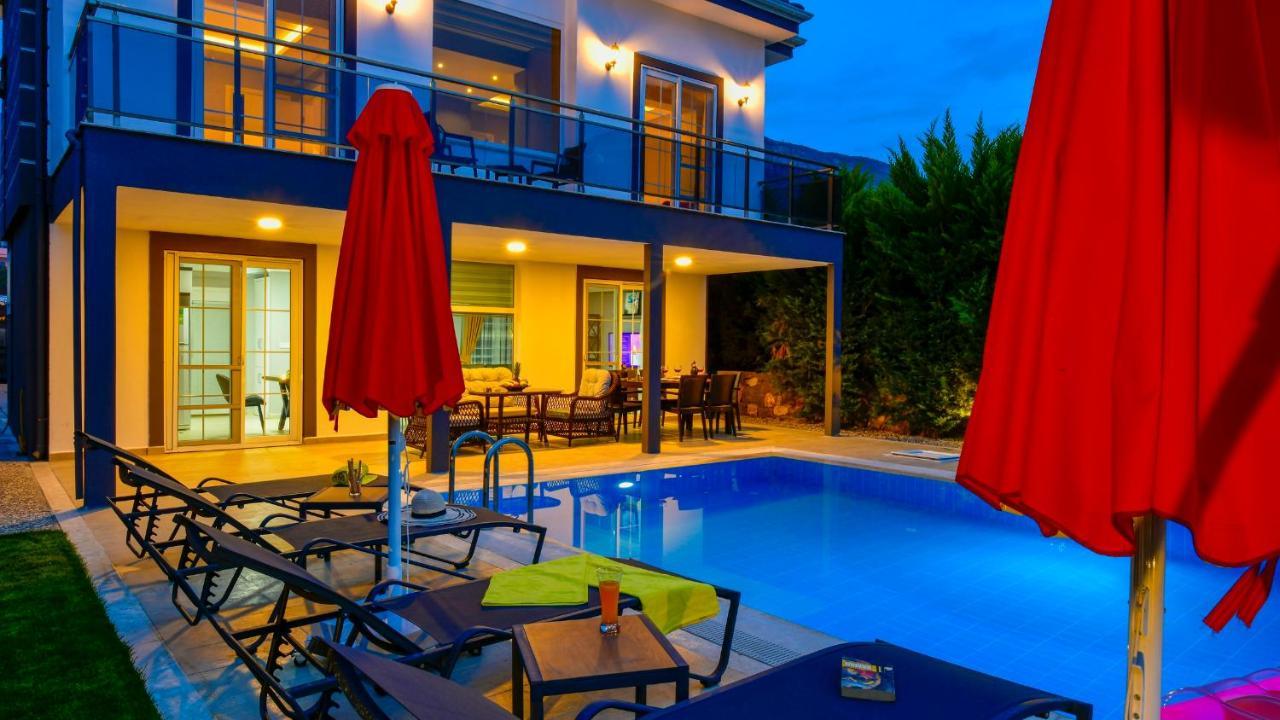 Blue - 4 Bedroom In Hisaroenue